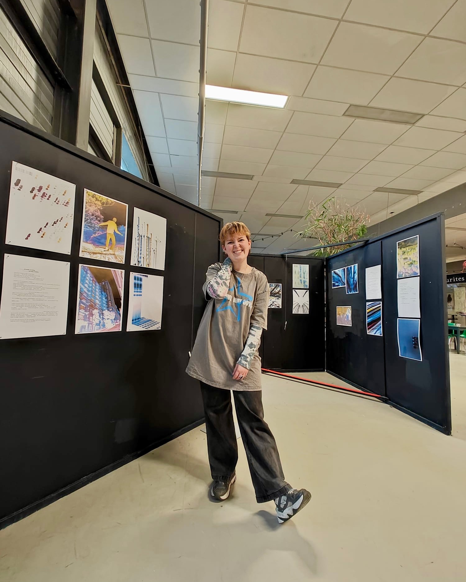 tentoonstelling in Kanaal30 met gedichten en foto's - OVER HET HOOFD - OVER HEAD